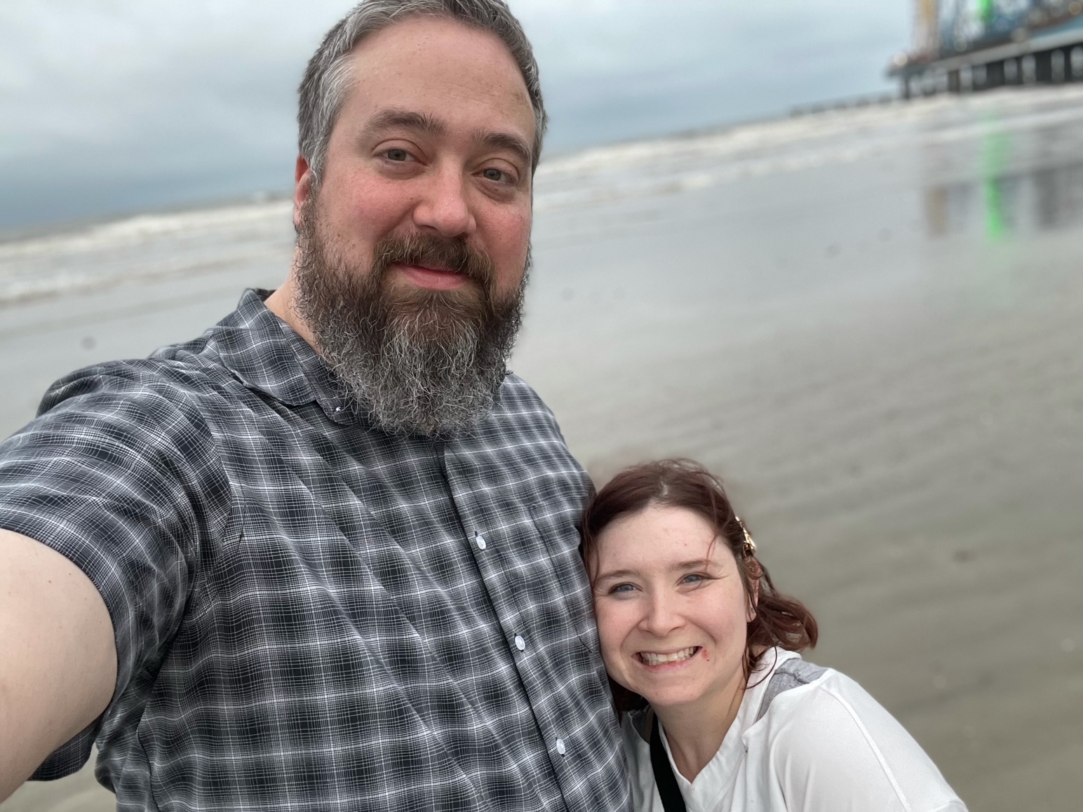 Riva and Jonathan together at the beach